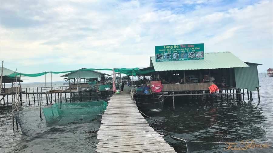 14 phu quoc floating restaurant
