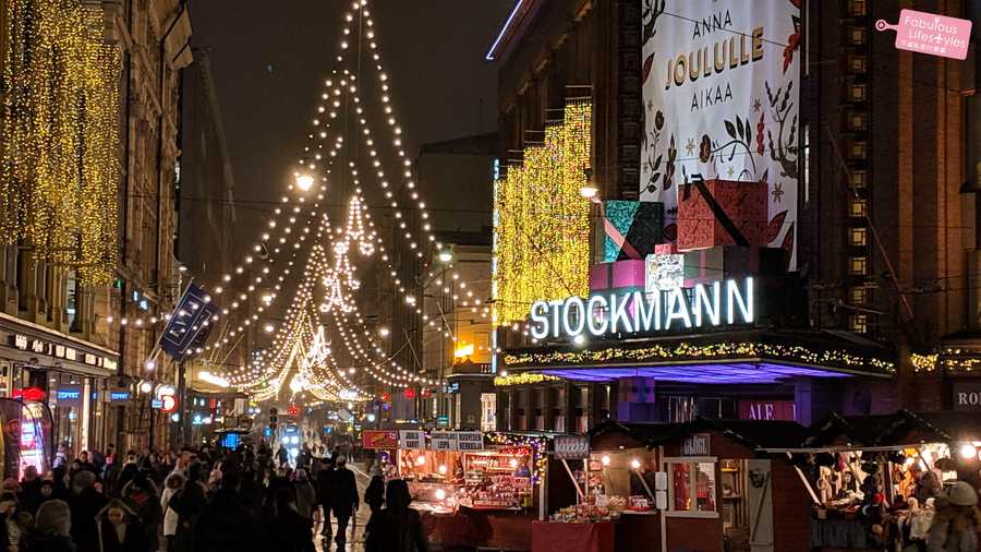 赫爾辛基熱鬧的街景