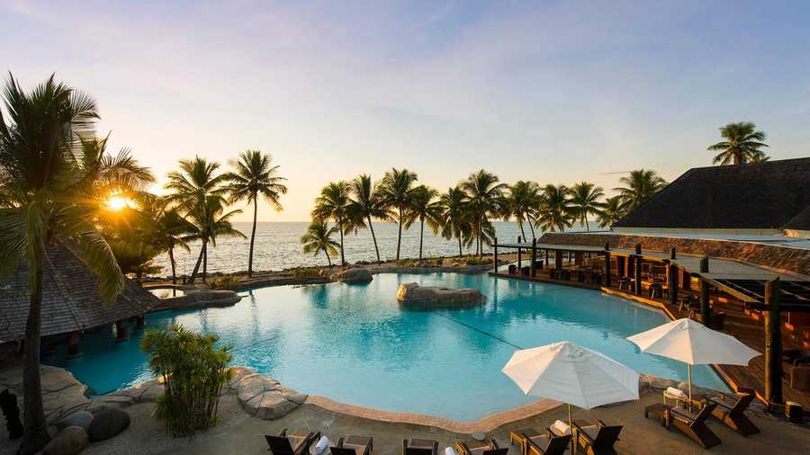 00 fiji hilton double tree pool