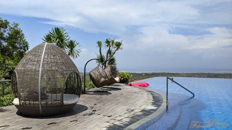 13 bali uluwatu renaissance