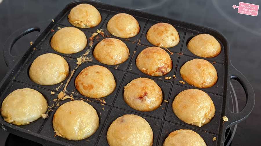 12 takoyaki