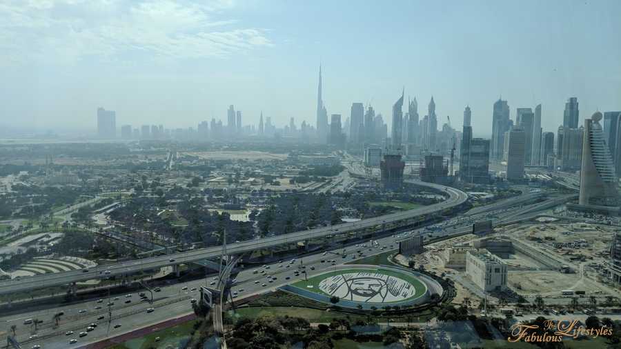 11 dubai frame